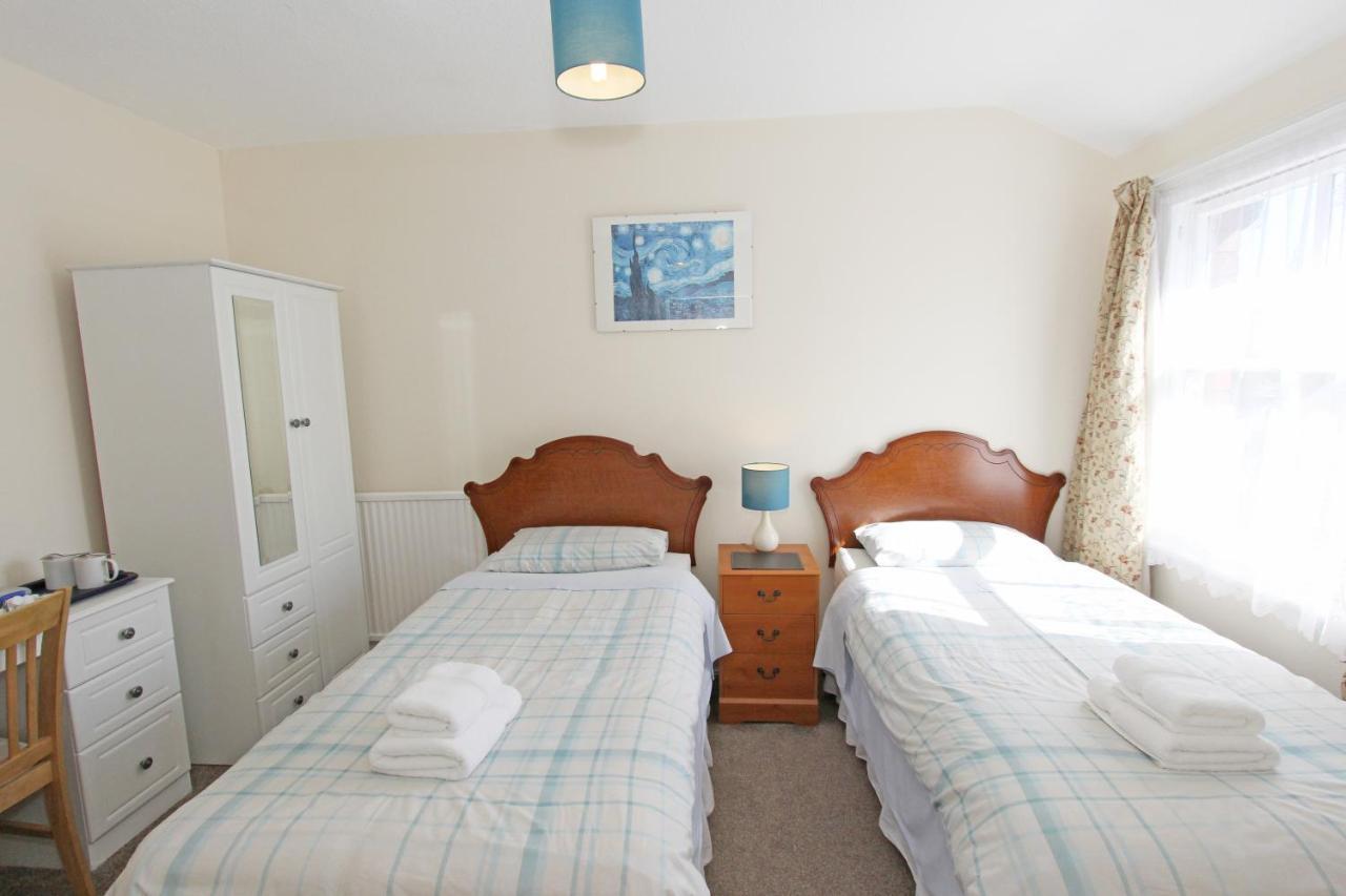West Point Hotel Bed And Breakfast Colwyn Bay Exterior photo