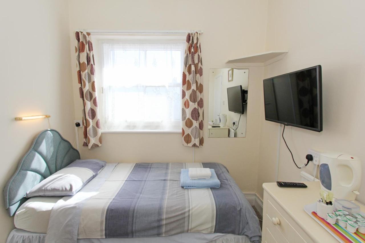 West Point Hotel Bed And Breakfast Colwyn Bay Exterior photo