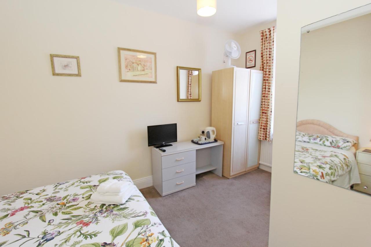 West Point Hotel Bed And Breakfast Colwyn Bay Exterior photo