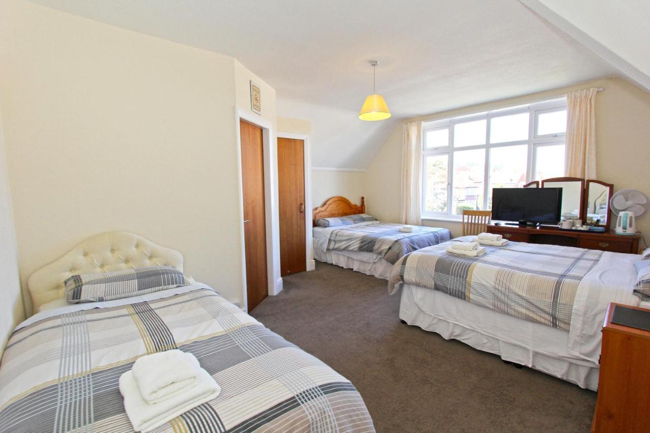 West Point Hotel Bed And Breakfast Colwyn Bay Exterior photo